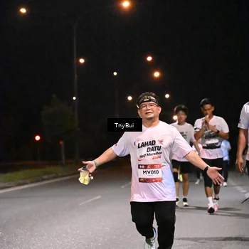 Runner Photo 7763032