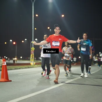 Runner Photo 7763089