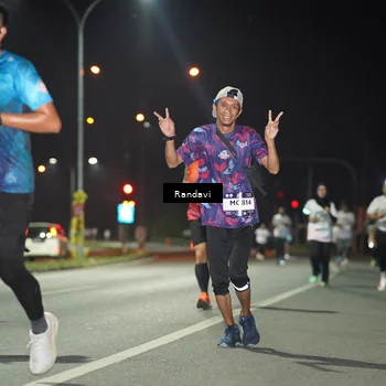 Runner Photo 7763098