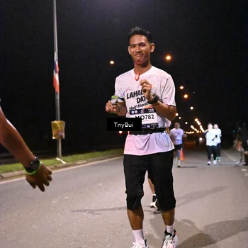 Runner Photo 7763110