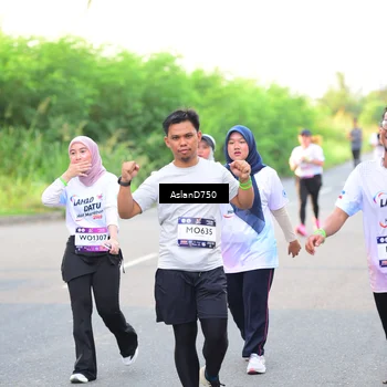 Runner Photo 7763115