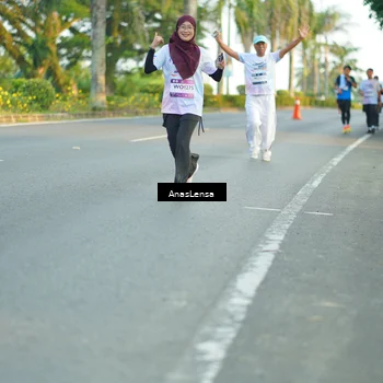 Runner Photo 7763125