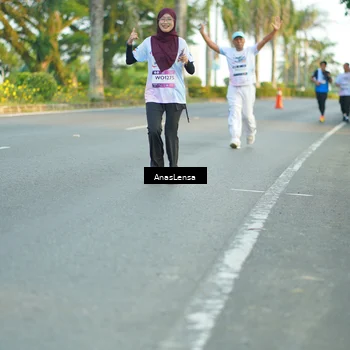 Runner Photo 7763140