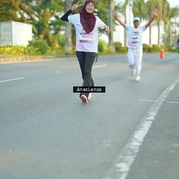 Runner Photo 7763148