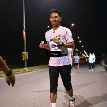Runner Photo 7763168