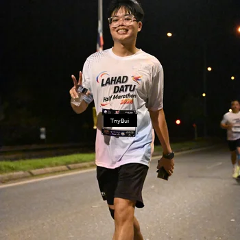 Runner Photo 7763191