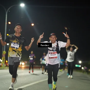 Runner Photo 7763246