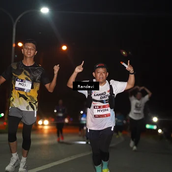 Runner Photo 7763250
