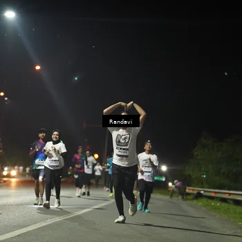 Runner Photo 7763302