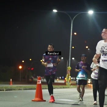 Runner Photo 7763328