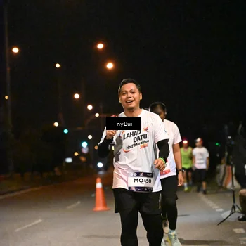Runner Photo 7763340