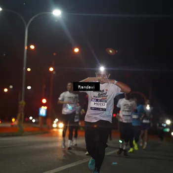Runner Photo 7763373