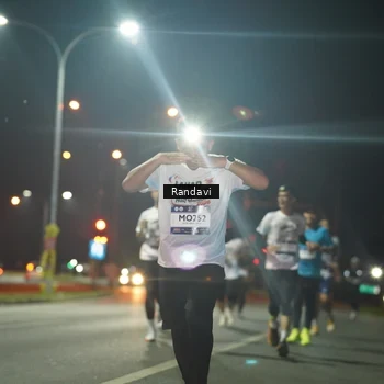 Runner Photo 7763391