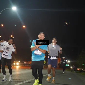 Runner Photo 7763435