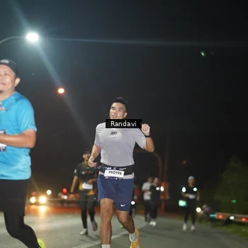 Runner Photo 7763444
