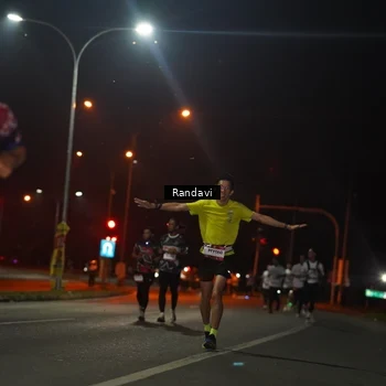 Runner Photo 7763681