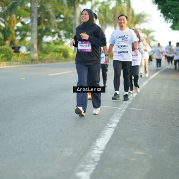 Runner Photo 7763813