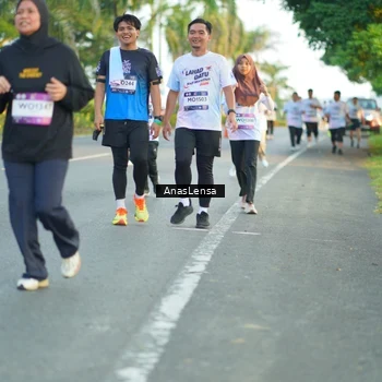 Runner Photo 7763818