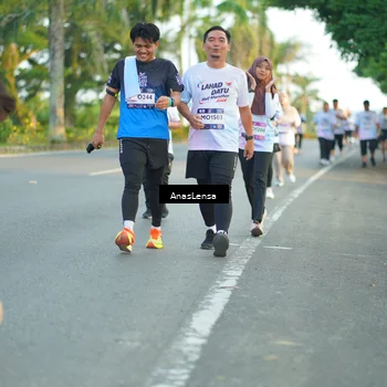 Runner Photo 7763824