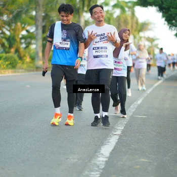 Runner Photo 7763847