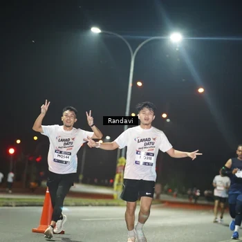 Runner Photo 7763918
