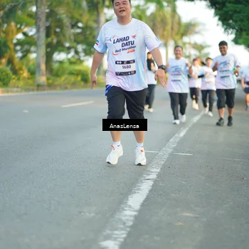 Runner Photo 7764007