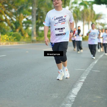 Runner Photo 7764017