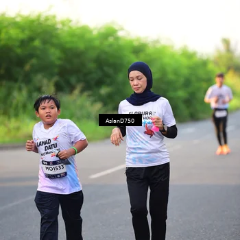 Runner Photo 7764018