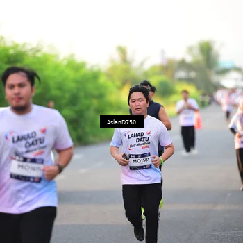Runner Photo 7764080