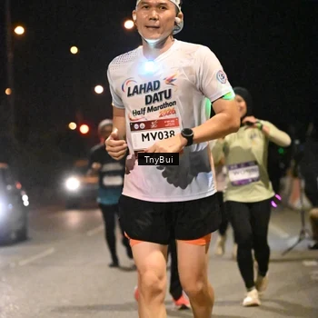 Runner Photo 7764083