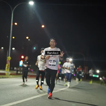 Runner Photo 7764096