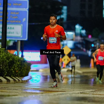 Runner Photo 7764110
