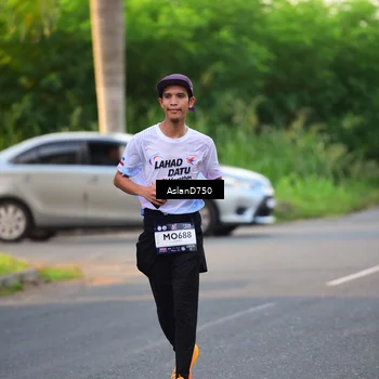 Runner Photo 7764190