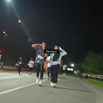 Runner Photo 7764202