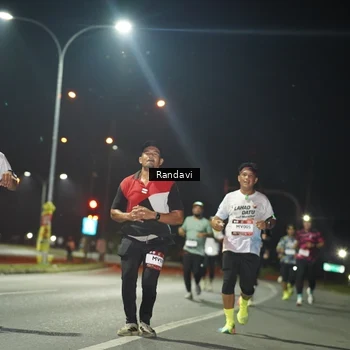 Runner Photo 7764229