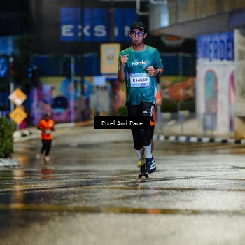 Runner Photo 7764394