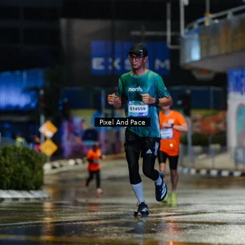 Runner Photo 7764397