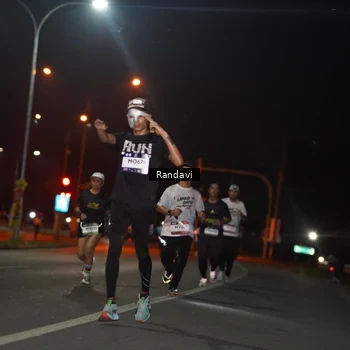 Runner Photo 7764668