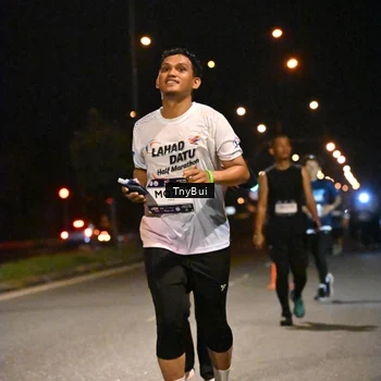 Runner Photo 7764680