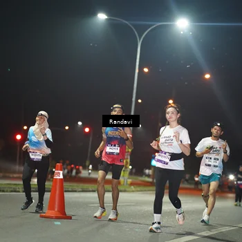 Runner Photo 7764696