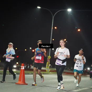 Runner Photo 7764702