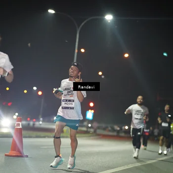Runner Photo 7764733