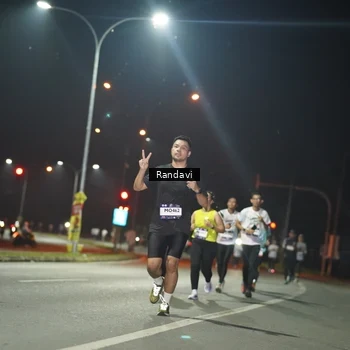 Runner Photo 7764777