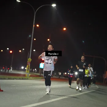 Runner Photo 7764799