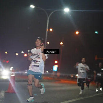 Runner Photo 7764840