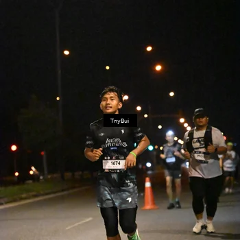 Runner Photo 7764973