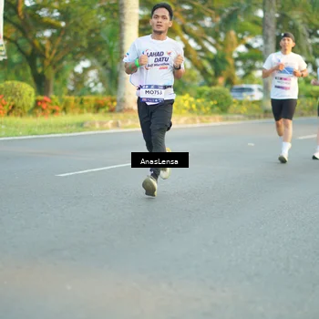 Runner Photo 7764976