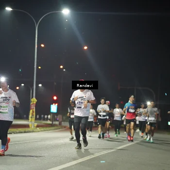 Runner Photo 7765000