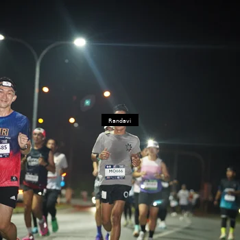 Runner Photo 7765036