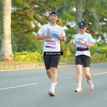 Runner Photo 7765055